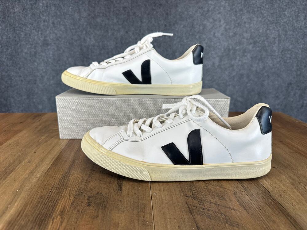 VEJA Sneakers White Black V Logo Leather Low Top Casual Women's Shoes SZ 8